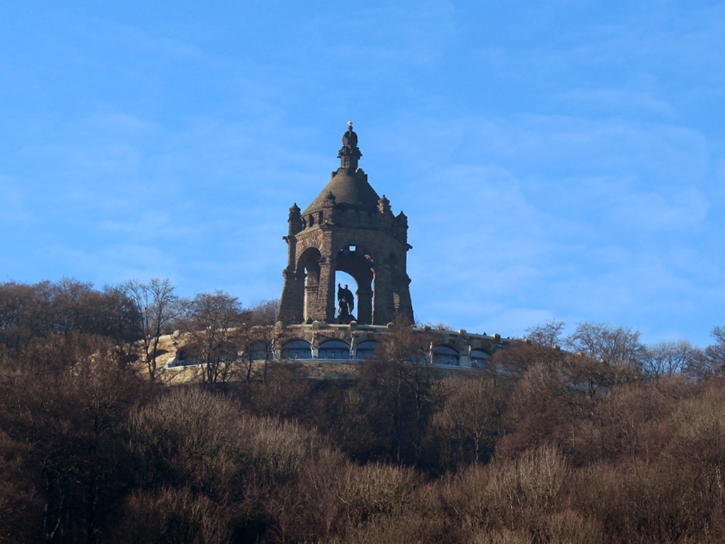 Kaiser-Wilhelm-Denkmal mit Terrasse. Foto: boe